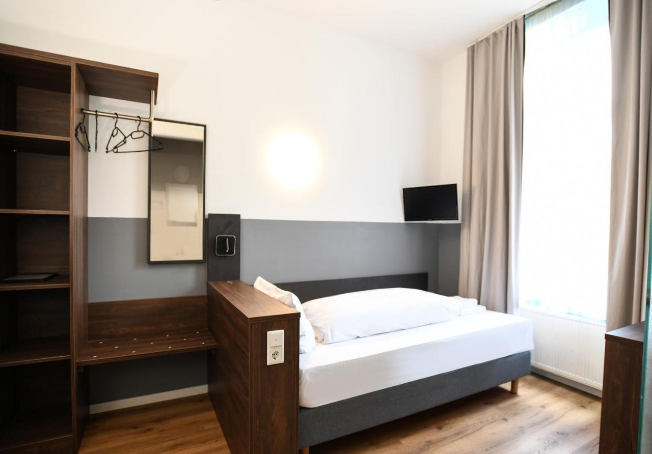 Hotel Apadana Frankfurt Frankfurt am Main Exterior photo